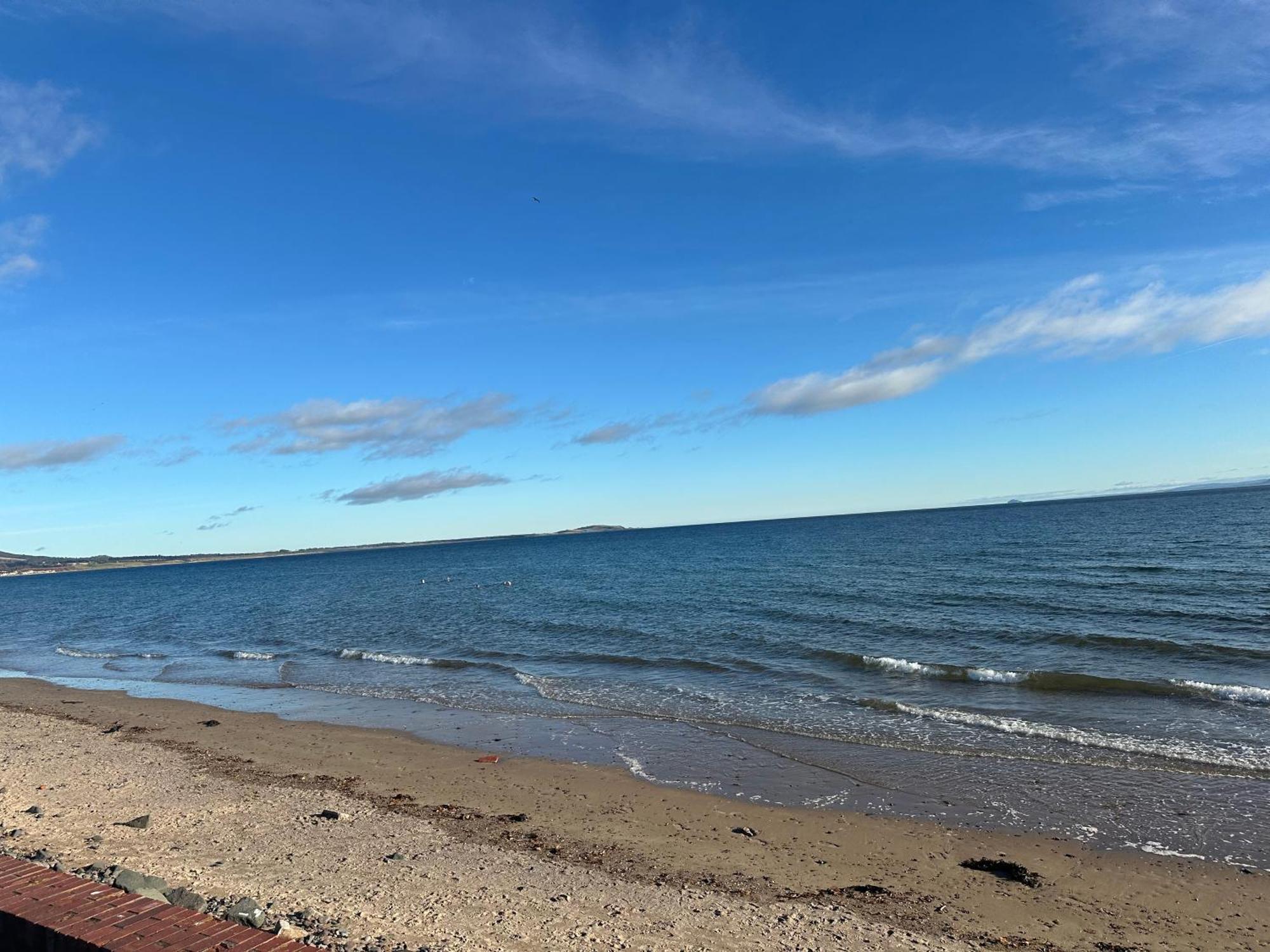 Готель The Cairns Leven Leven  Екстер'єр фото