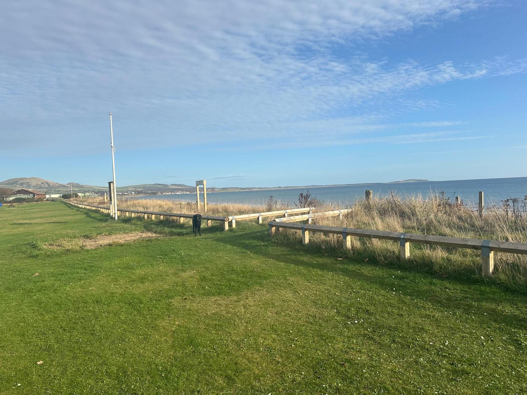 Готель The Cairns Leven Leven  Екстер'єр фото
